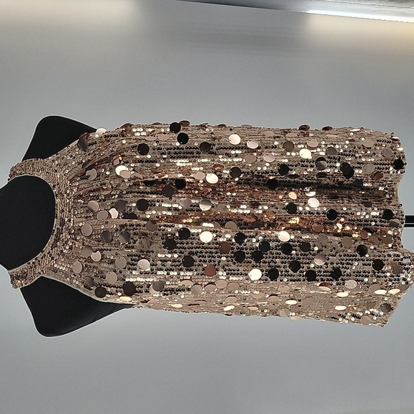 Sequin Halter Top - Picture 13 of 16